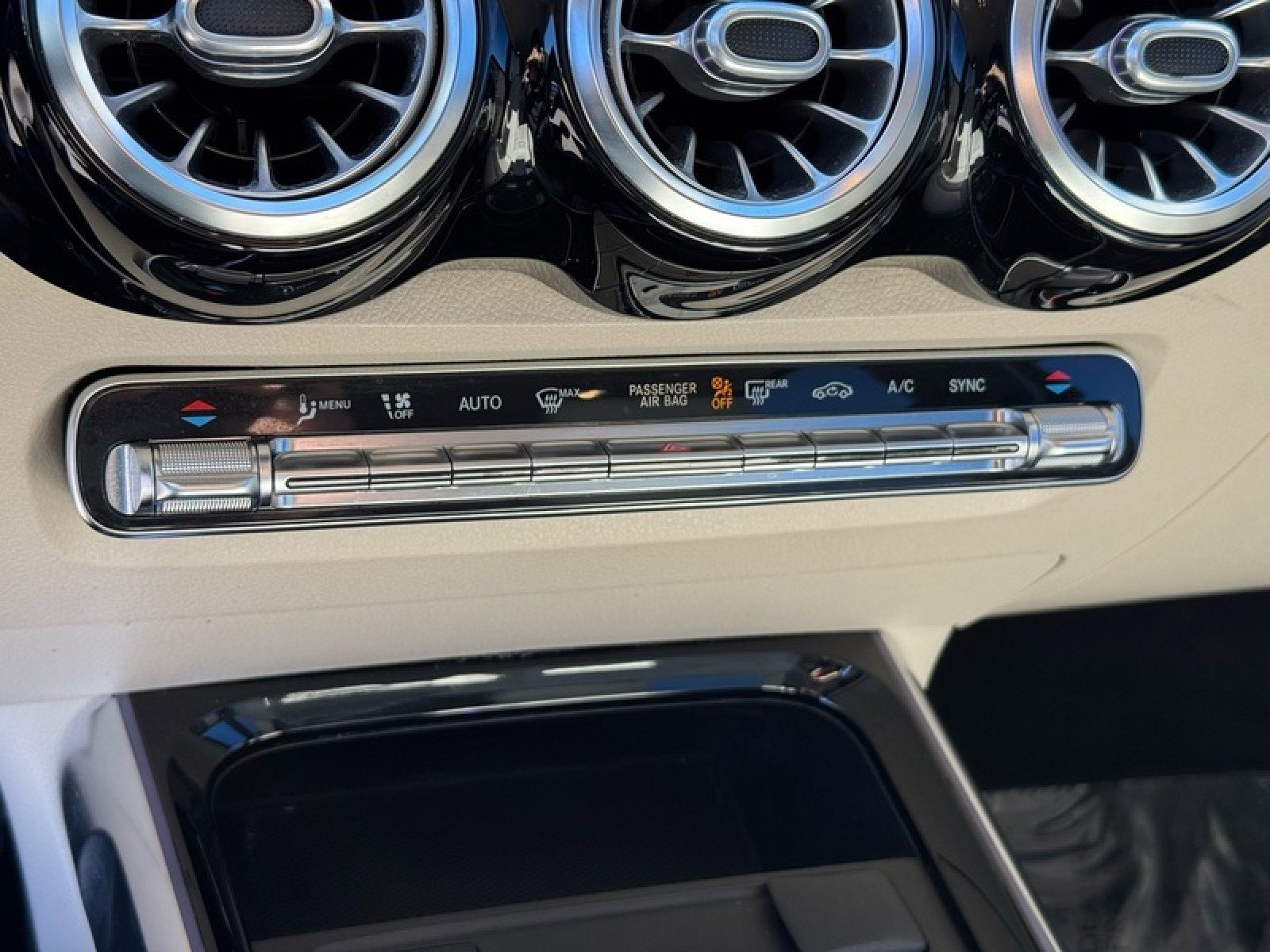 Certified 2020 Mercedes-Benz GLB 250 image 32