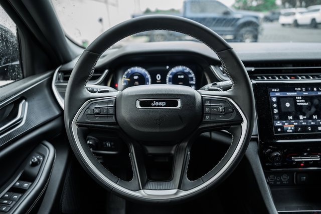 Used 2023 Jeep Grand Cherokee Altitude image 36