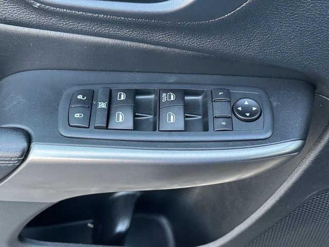 Used 2020 Jeep Cherokee Latitude w/ Cold Weather Group image 23