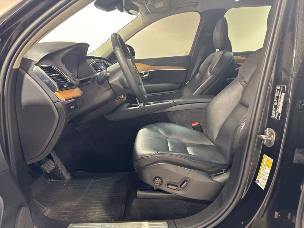 Used 2023 Volvo XC90 B5 Plus w/ Protection Package Premier image 19
