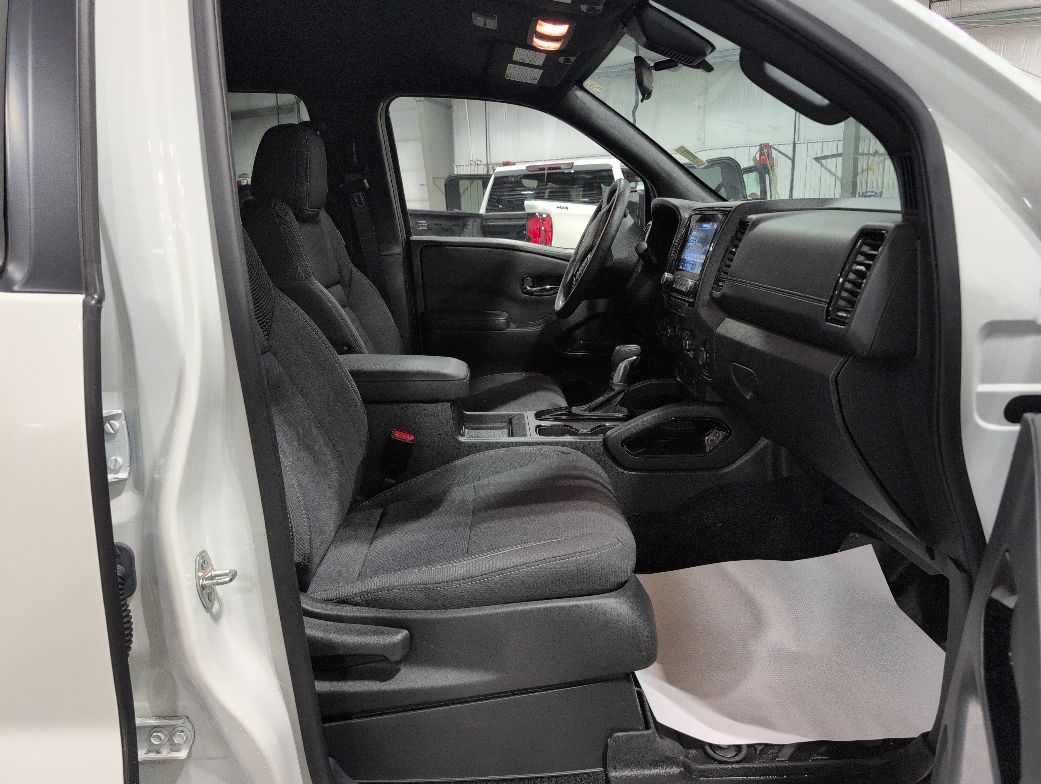 Used 2023 Nissan Frontier SV w/ Midnight Edition Package image 14