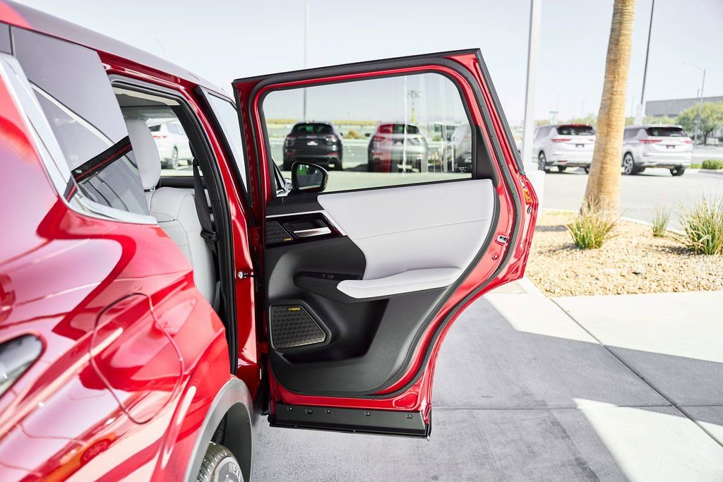 New 2026 Mitsubishi Outlander SE FWD image 14