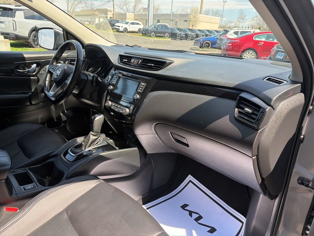 Used 2022 Nissan Rogue Sport SL AWD/4WD image 13