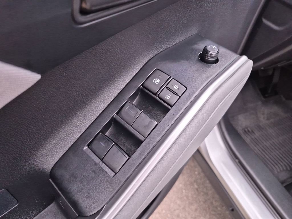 Used 2023 Toyota Highlander L FWD image 19