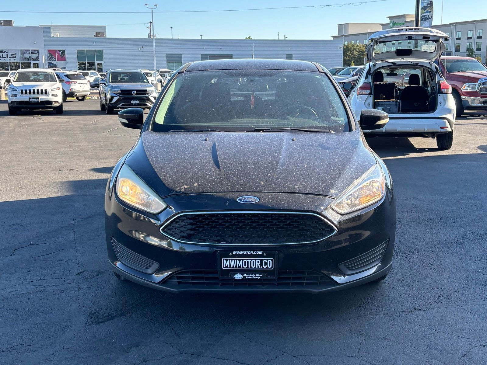 Used 2017 Ford Focus SE w/ Cold Weather Package FWD image 2