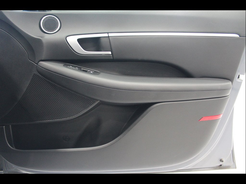 Used 2025 Hyundai Sonata SEL FWD image 25