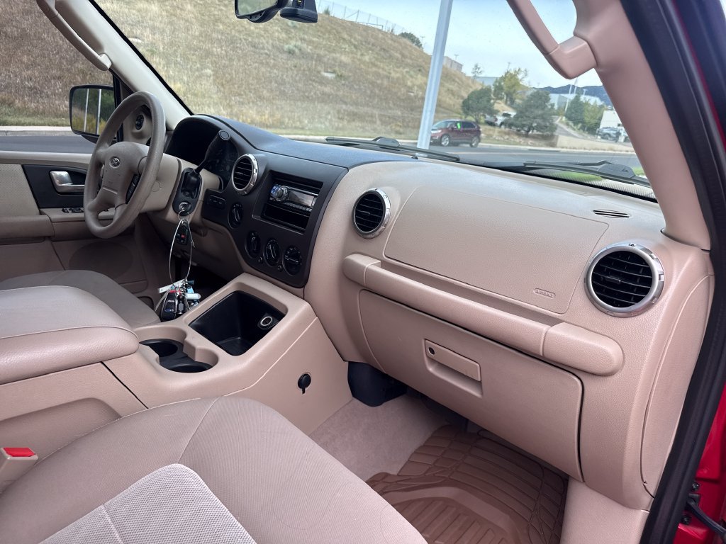 Used 2004 Ford Expedition XLT AWD/4WD image 29
