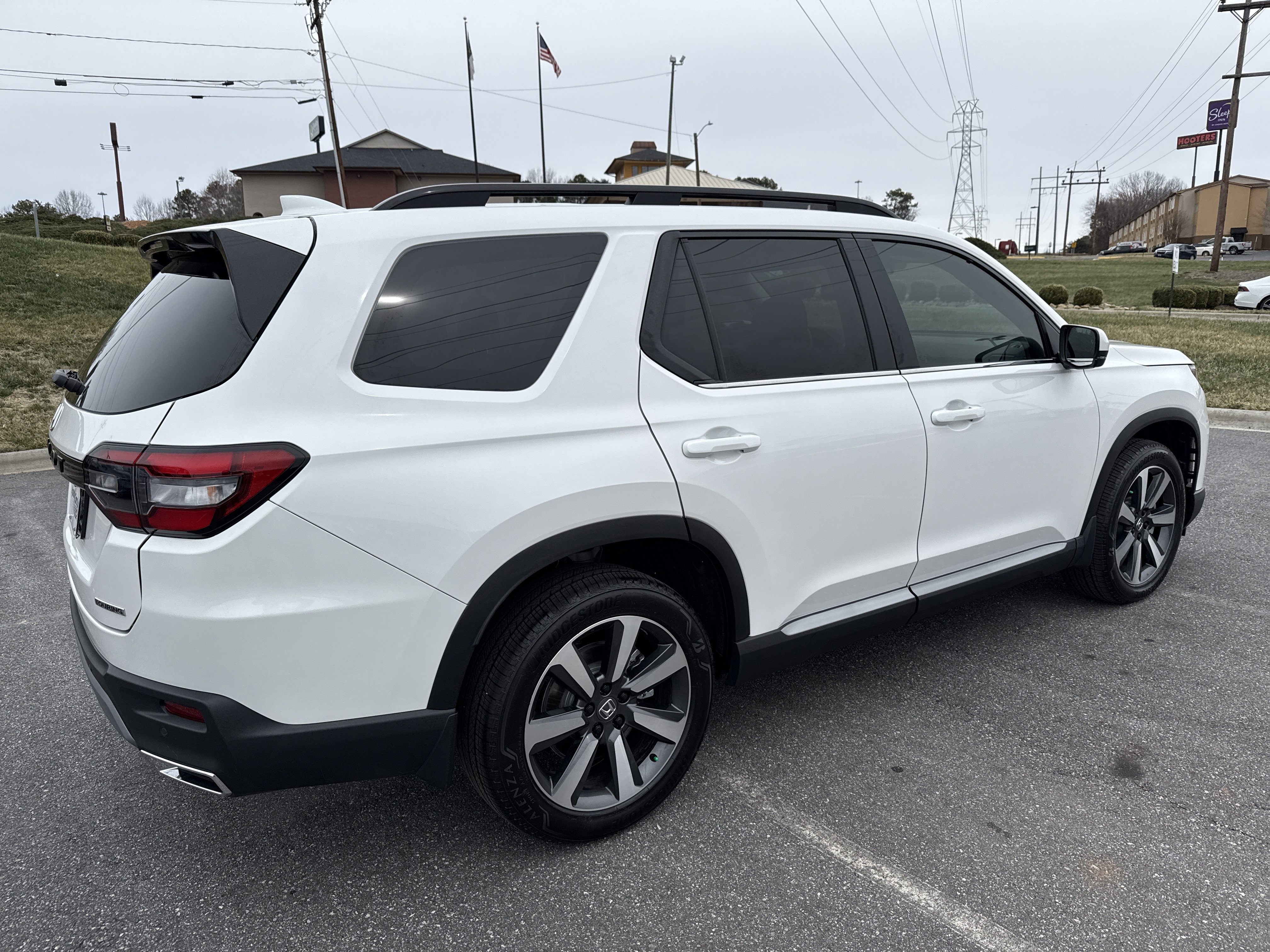 Certified 2025 Honda Pilot Touring image 10