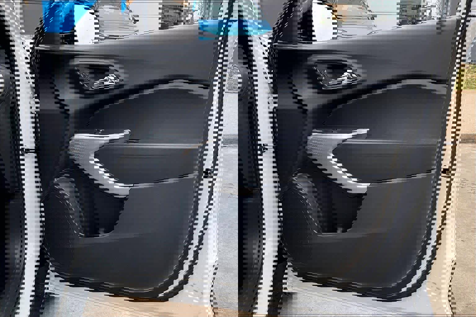 Certified 2025 Chevrolet Trax RS w/ Driver Confidence Package image 23