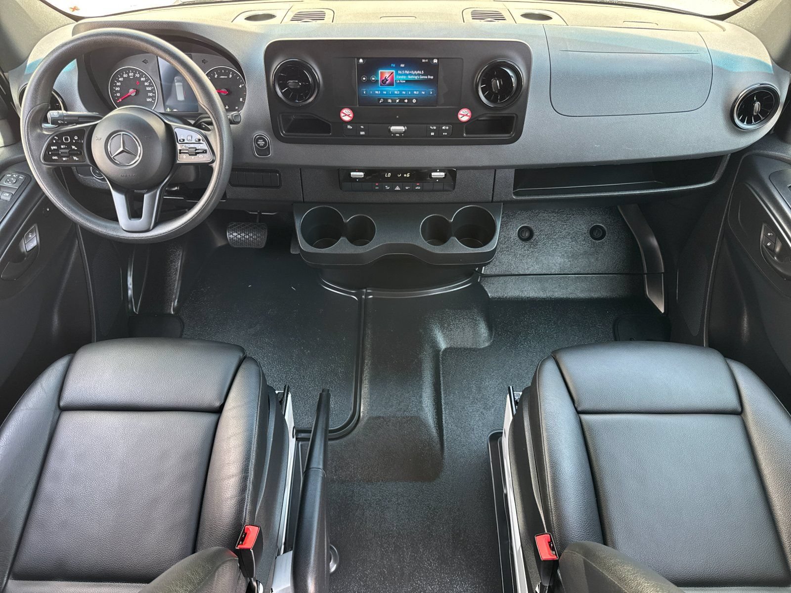 Used 2024 Mercedes-Benz Sprinter 2500 image 14