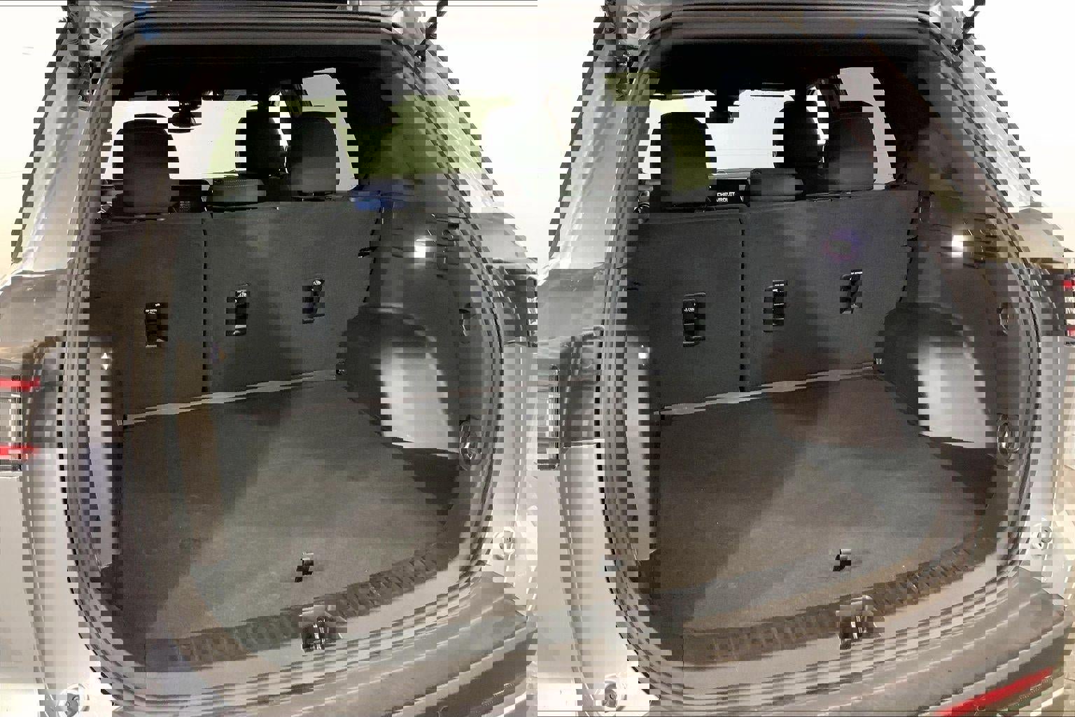 Used 2025 Chevrolet Equinox LT image 4