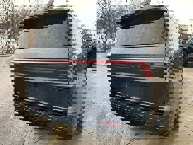 New 2026 Lincoln Navigator L Reserve w/ Jet Appearance Package image 6
