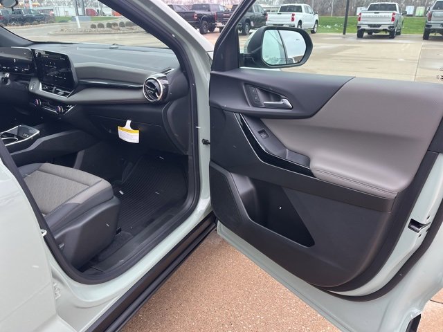 Used 2026 Chevrolet Equinox LT w/ Convenience Package II image 50