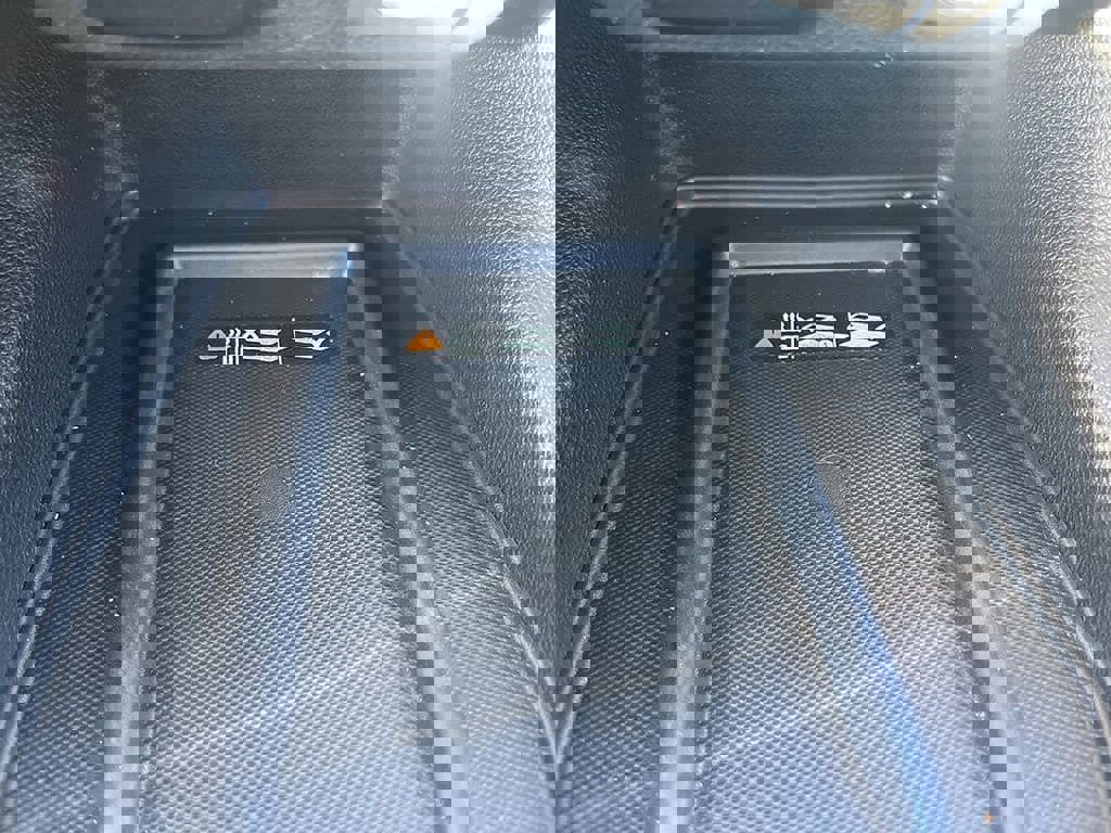 Used 2023 Chevrolet Traverse LT image 29