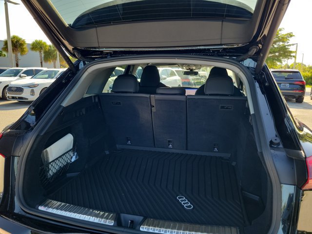 Certified 2025 Audi Q5 Premium AWD/4WD image 8