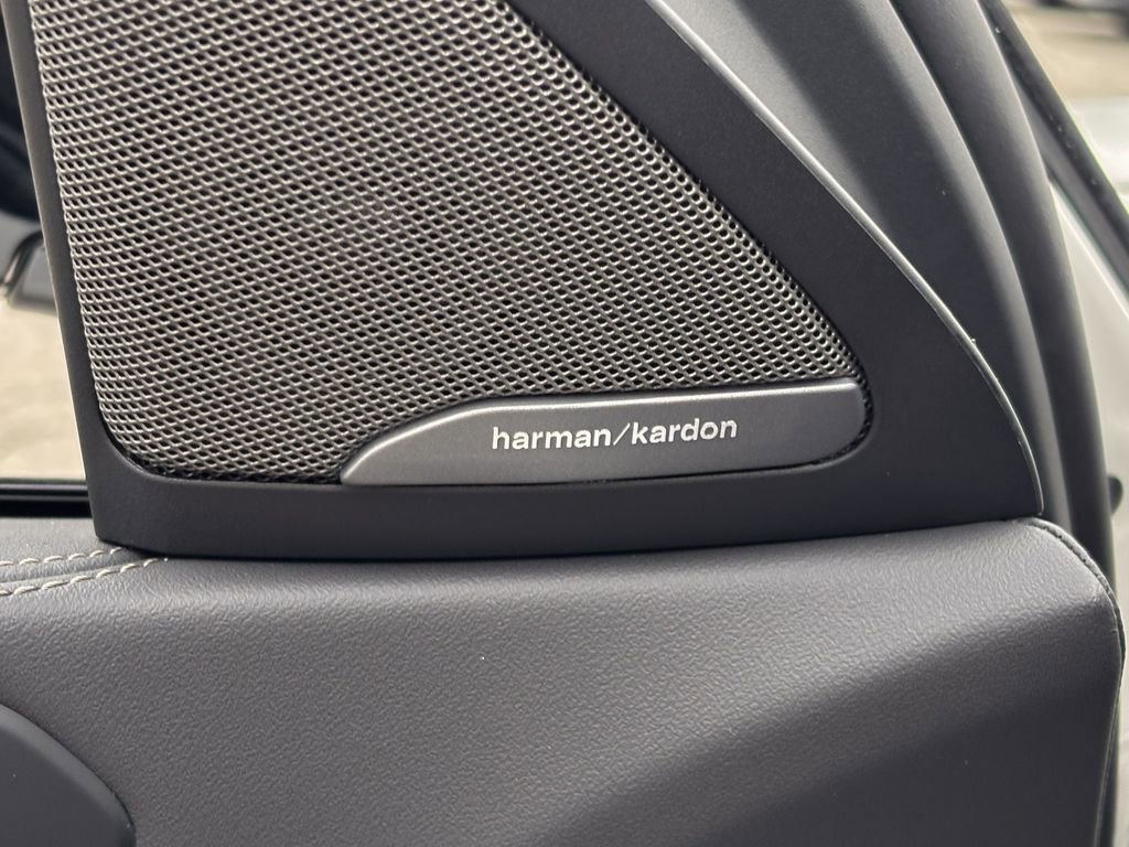 New 2026 BMW X6 xDrive40i image 11