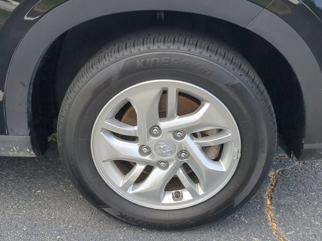 Used 2021 Hyundai Venue SE FWD image 10
