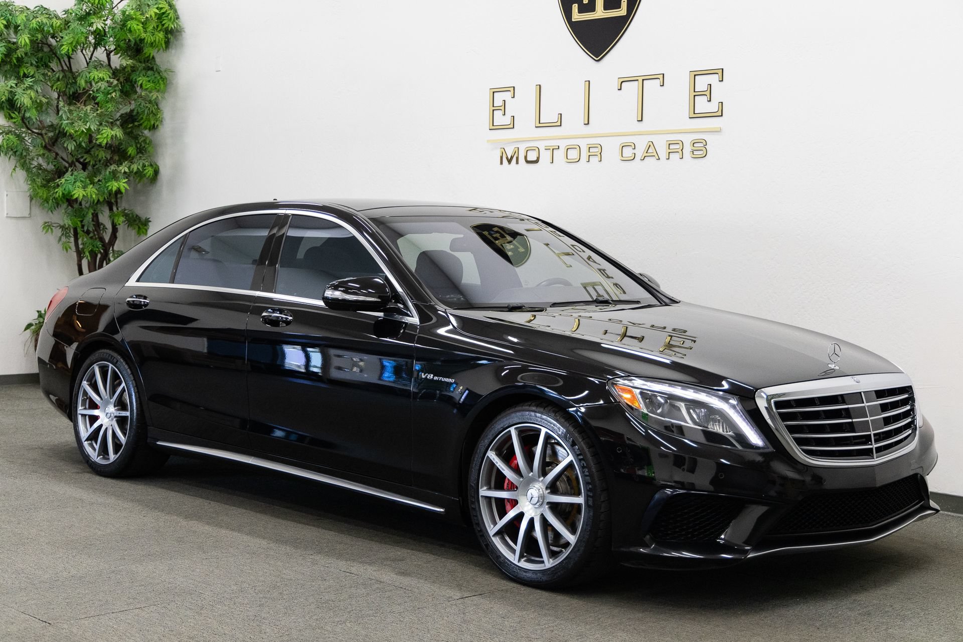 Used 2015 Mercedes-Benz S 63 AMG 4MATIC Sedan w/ Driver Assistance Package image 9