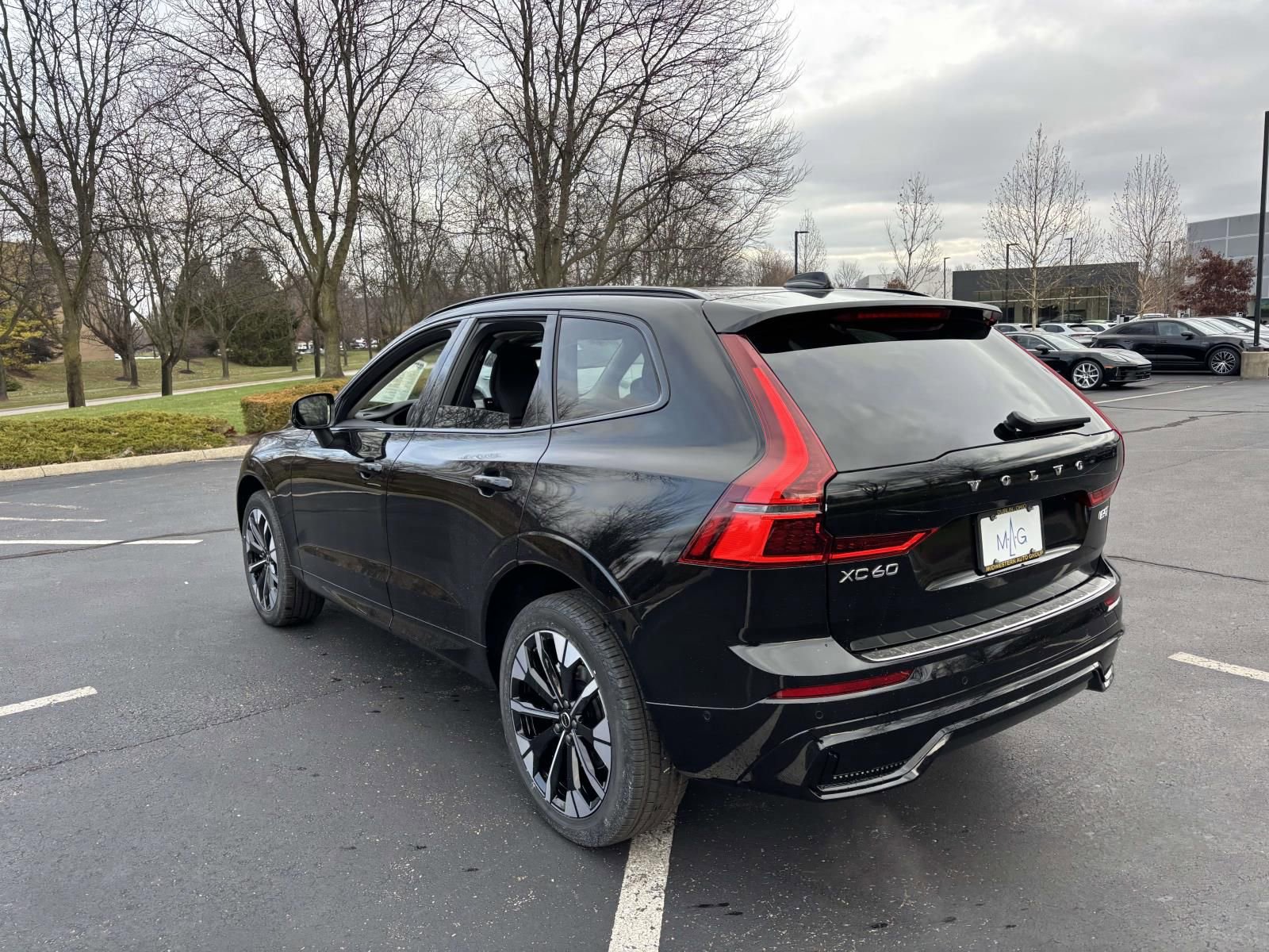 New 2026 Volvo XC60 B5 Plus w/ Protection Package Premier AWD/4WD image 5