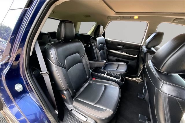 Used 2023 Nissan Pathfinder SL AWD/4WD image 17