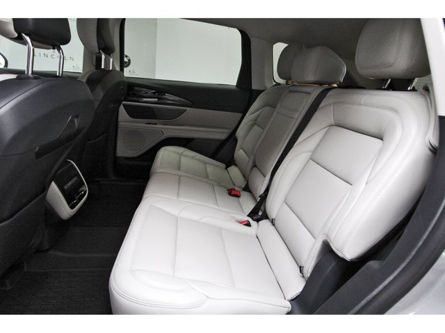 Used 2026 Lincoln Nautilus Premier AWD/4WD image 13