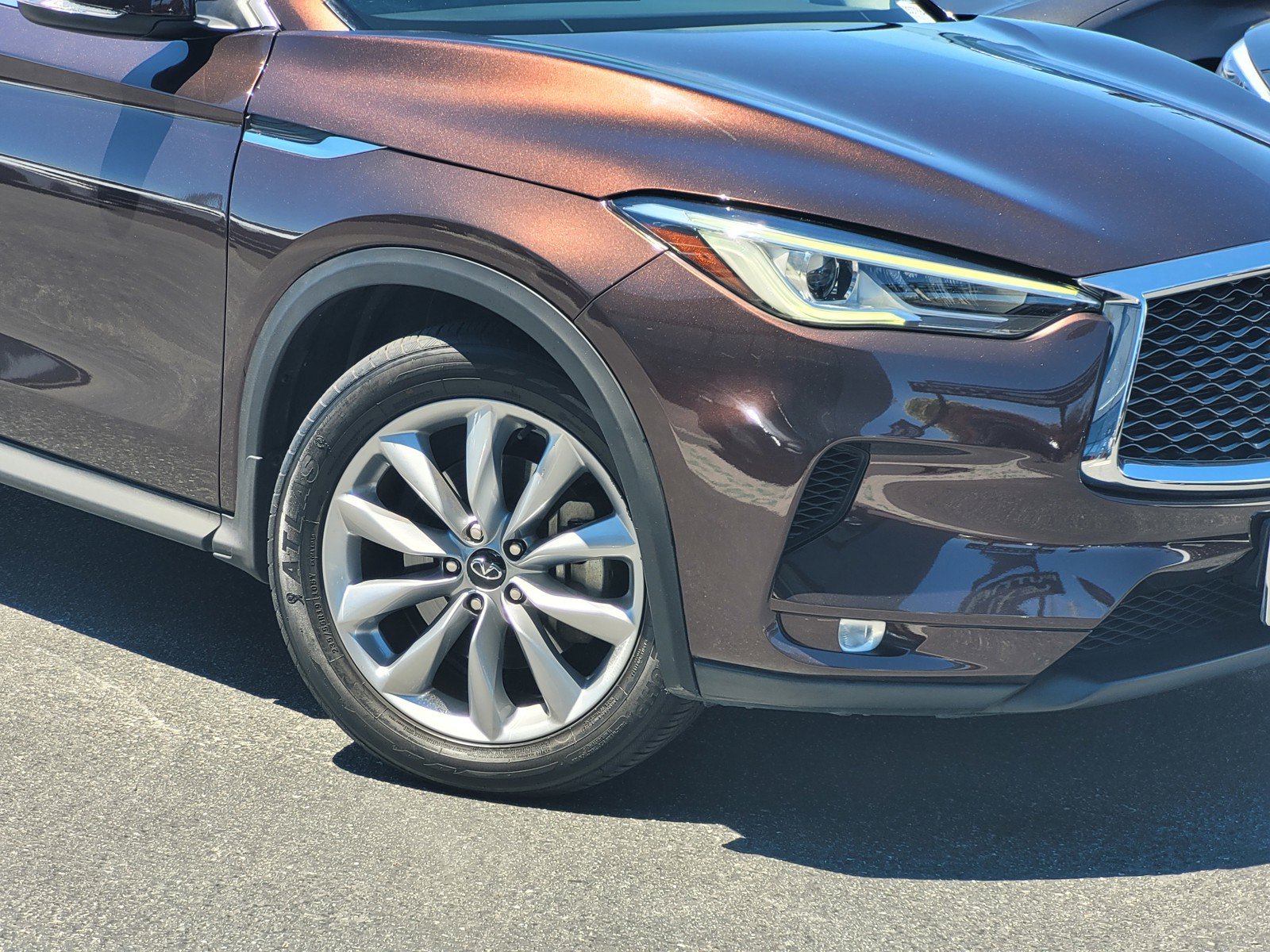 Used 2020 INFINITI QX50 Luxe w/ Navigation Package FWD image 10