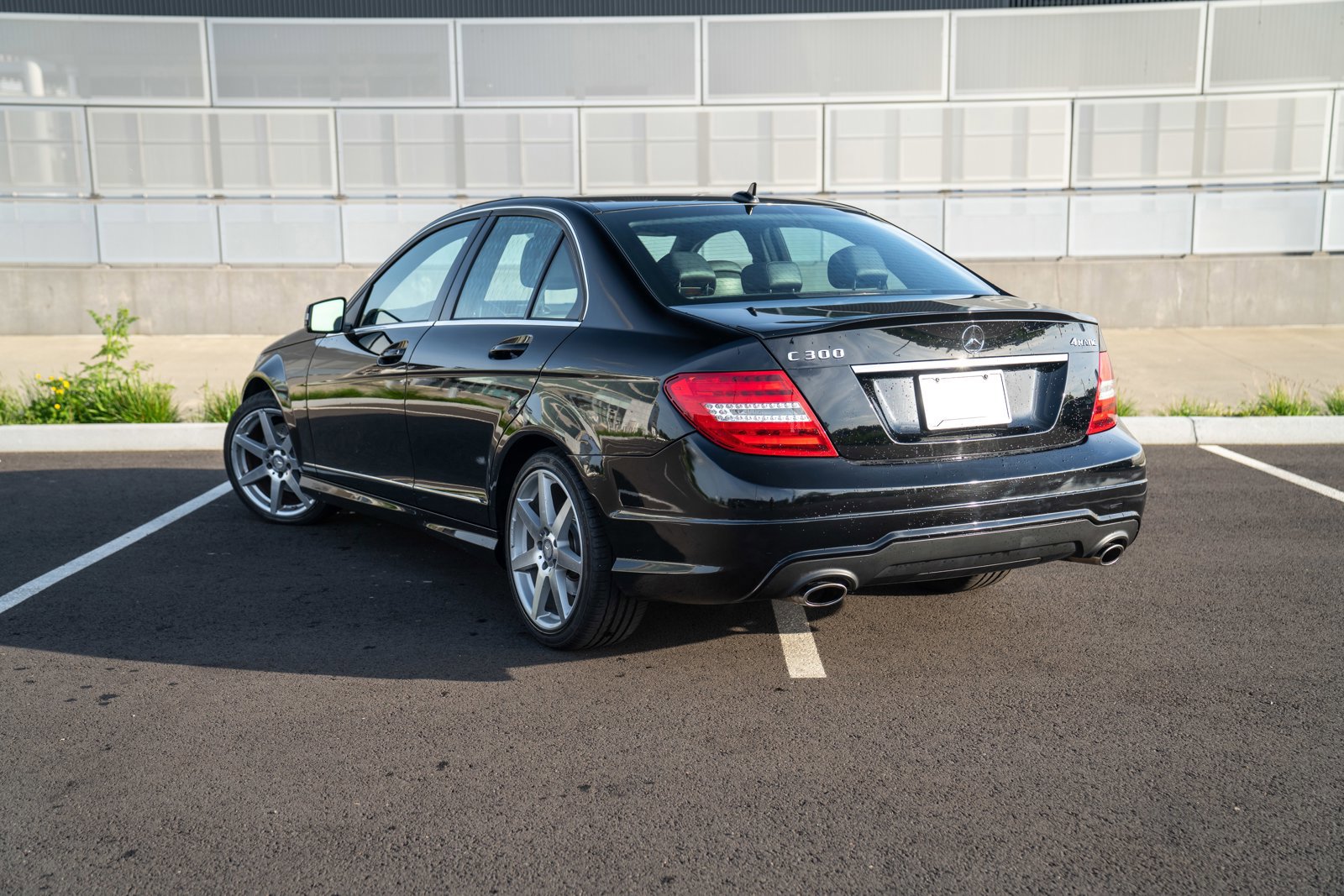 Used 2014 Mercedes-Benz C 300 4MATIC Sedan image 3