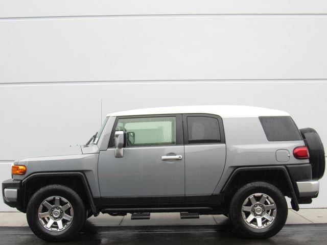 Used 2014 Toyota FJ Cruiser 4WD w/ Upgrade Package image 4