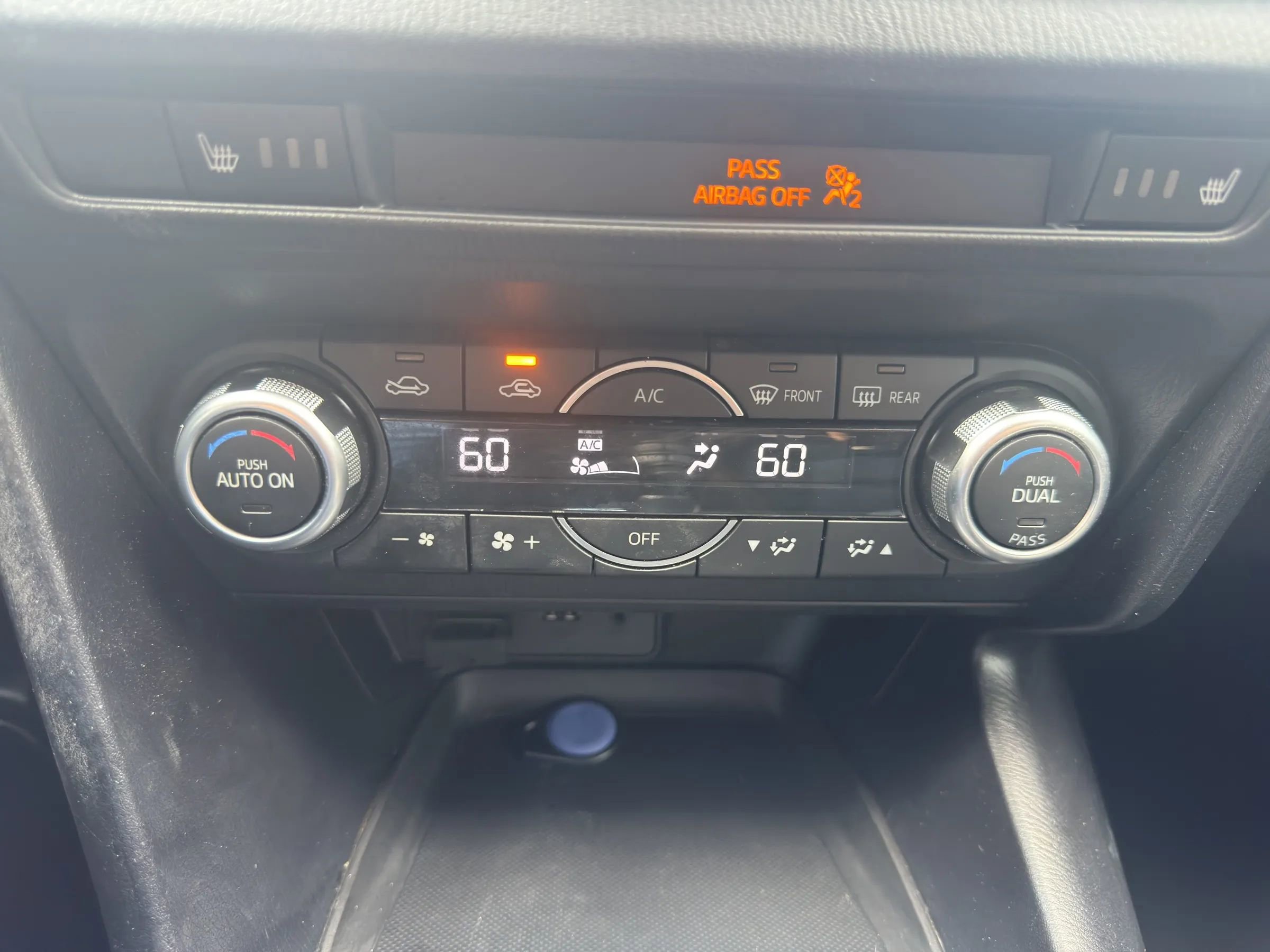 Used 2017 MAZDA MAZDA3 Grand Touring w/ Premium Equipment Package image 33