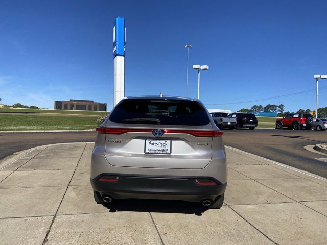 Used 2021 Toyota Venza LE image 10