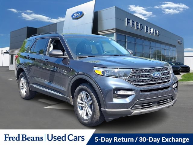Certified 2022 Ford Explorer XLT w/ Equipment Group 202A AWD/4WD image 1