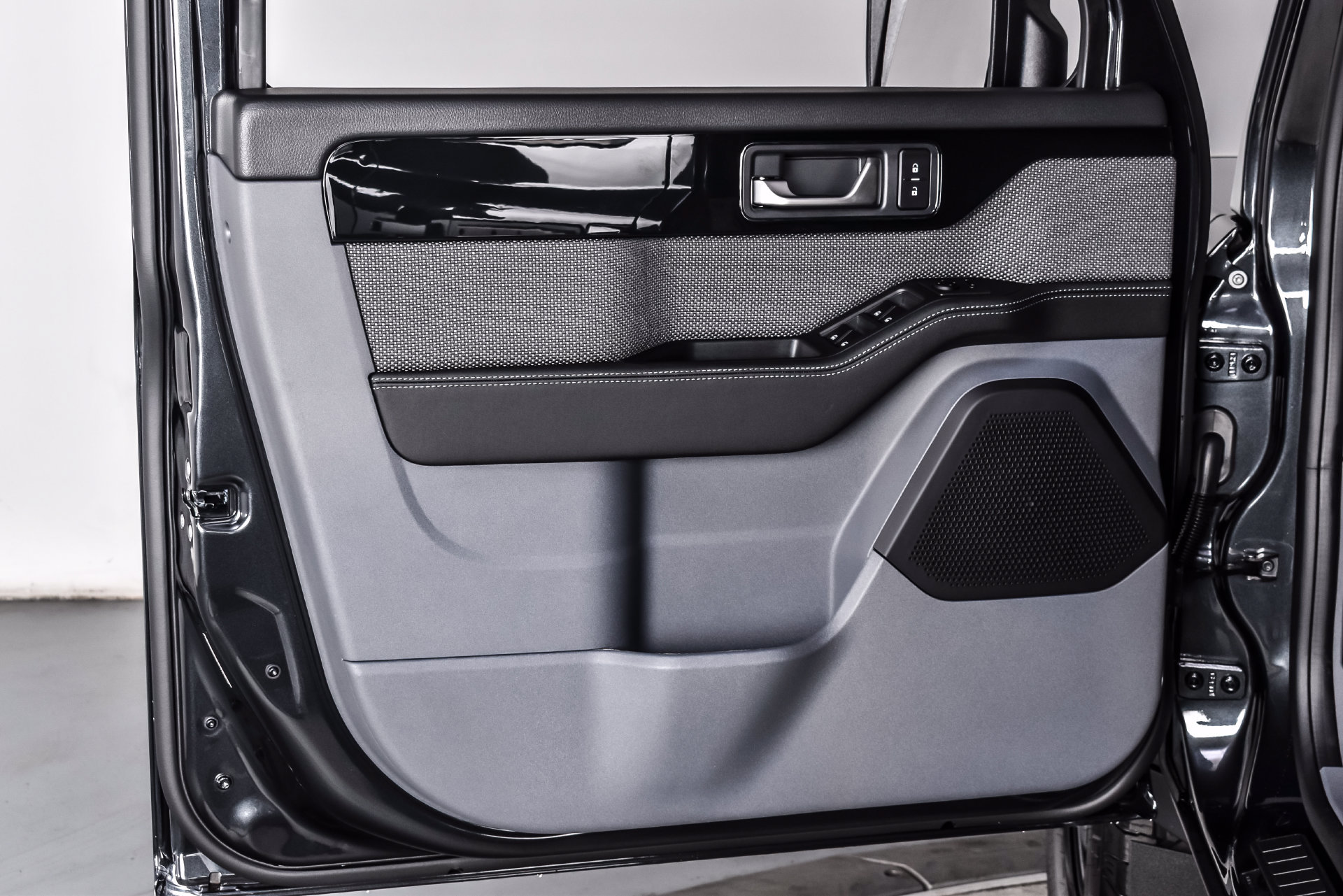 New 2026 INEOS Grenadier Station Wagon AWD/4WD image 13
