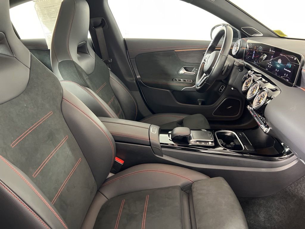 Used 2023 Mercedes-Benz CLA 250 4MATIC image 16