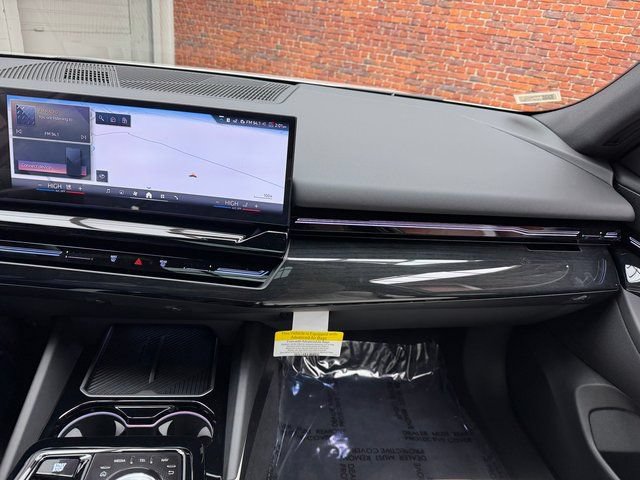Used 2026 BMW 530i xDrive AWD/4WD image 17