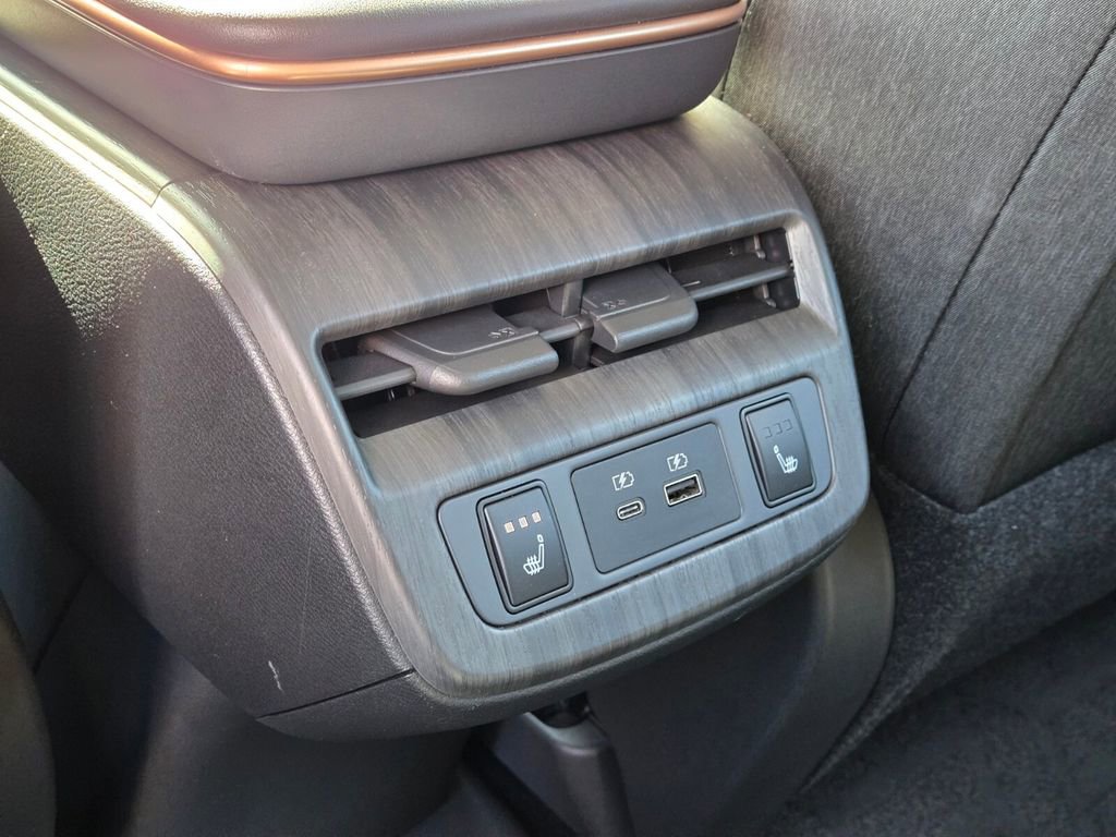 Used 2024 Nissan Ariya AWD image 17