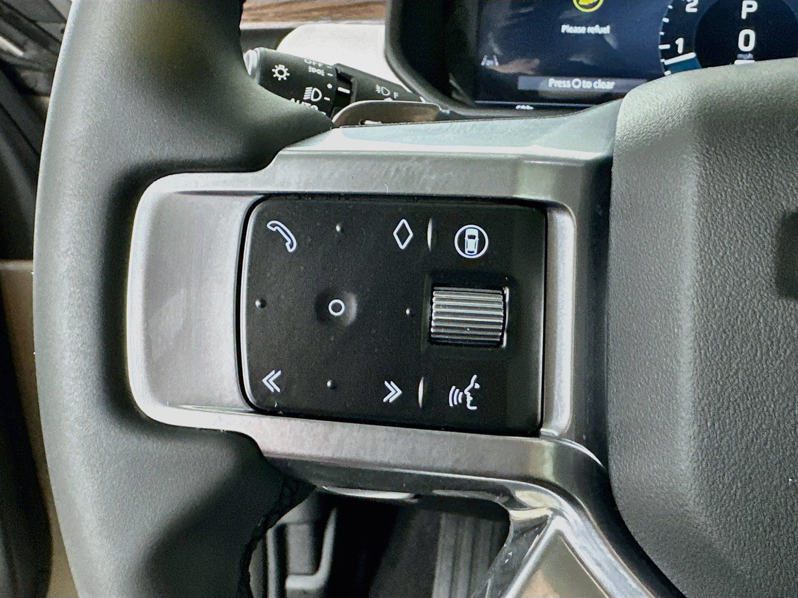 Used 2026 Land Rover Discovery Dynamic SE AWD/4WD image 18