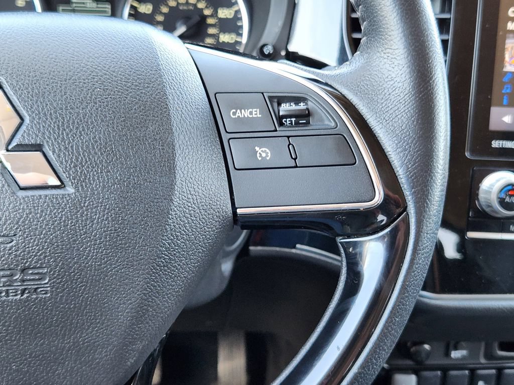 Used 2020 Mitsubishi Outlander SEL AWD/4WD image 19