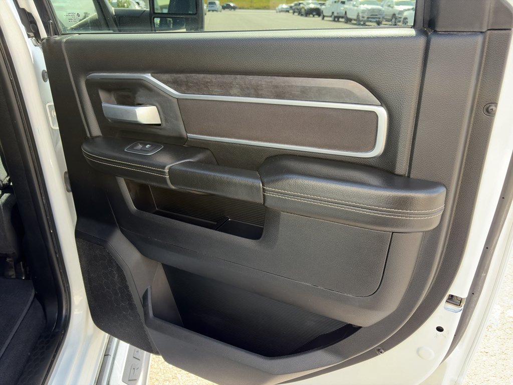 Used 2024 RAM 3500 Big Horn AWD/4WD image 24