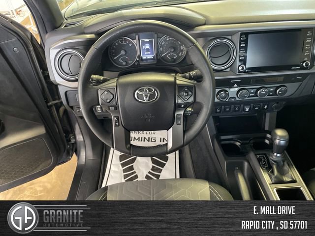 Used 2022 Toyota Tacoma TRD Off-Road w/ Technology Package AWD/4WD image 14