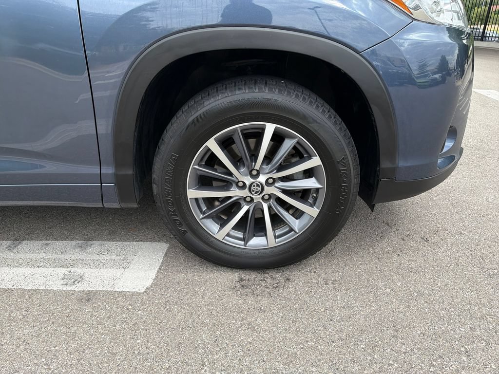Used 2018 Toyota Highlander XLE FWD image 14