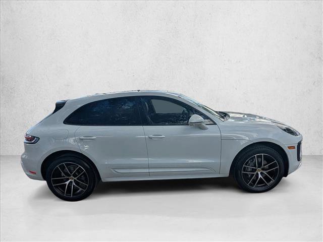 Used 2023 Porsche Macan image 4