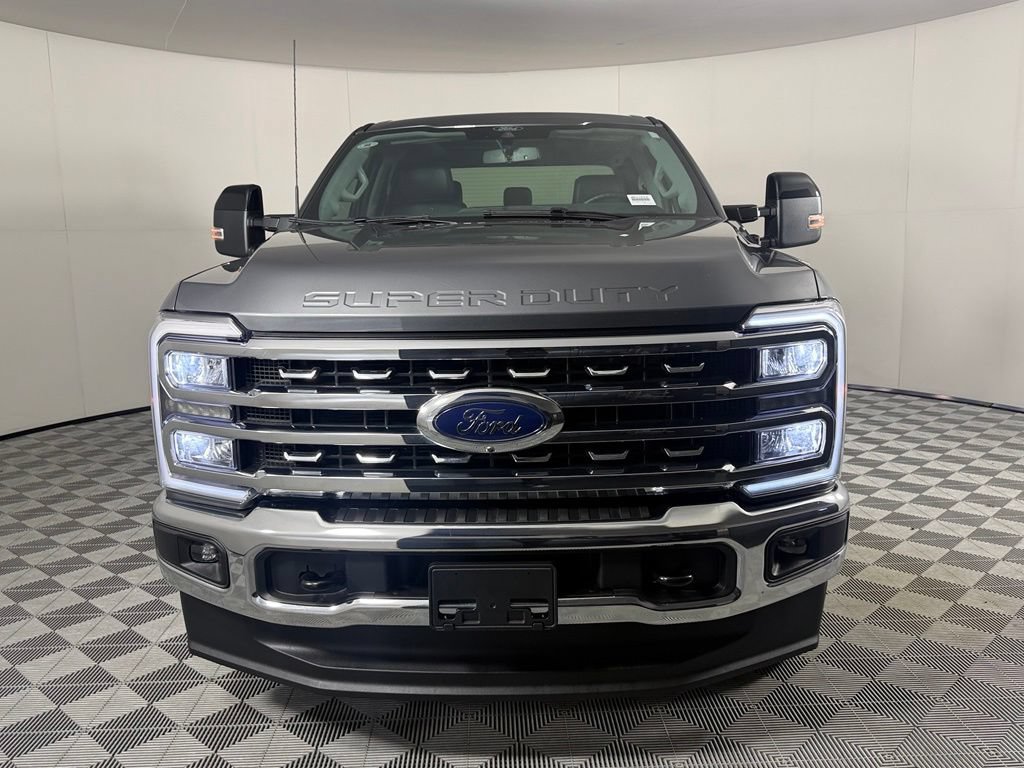 Used 2026 Ford F350 Lariat AWD/4WD image 3