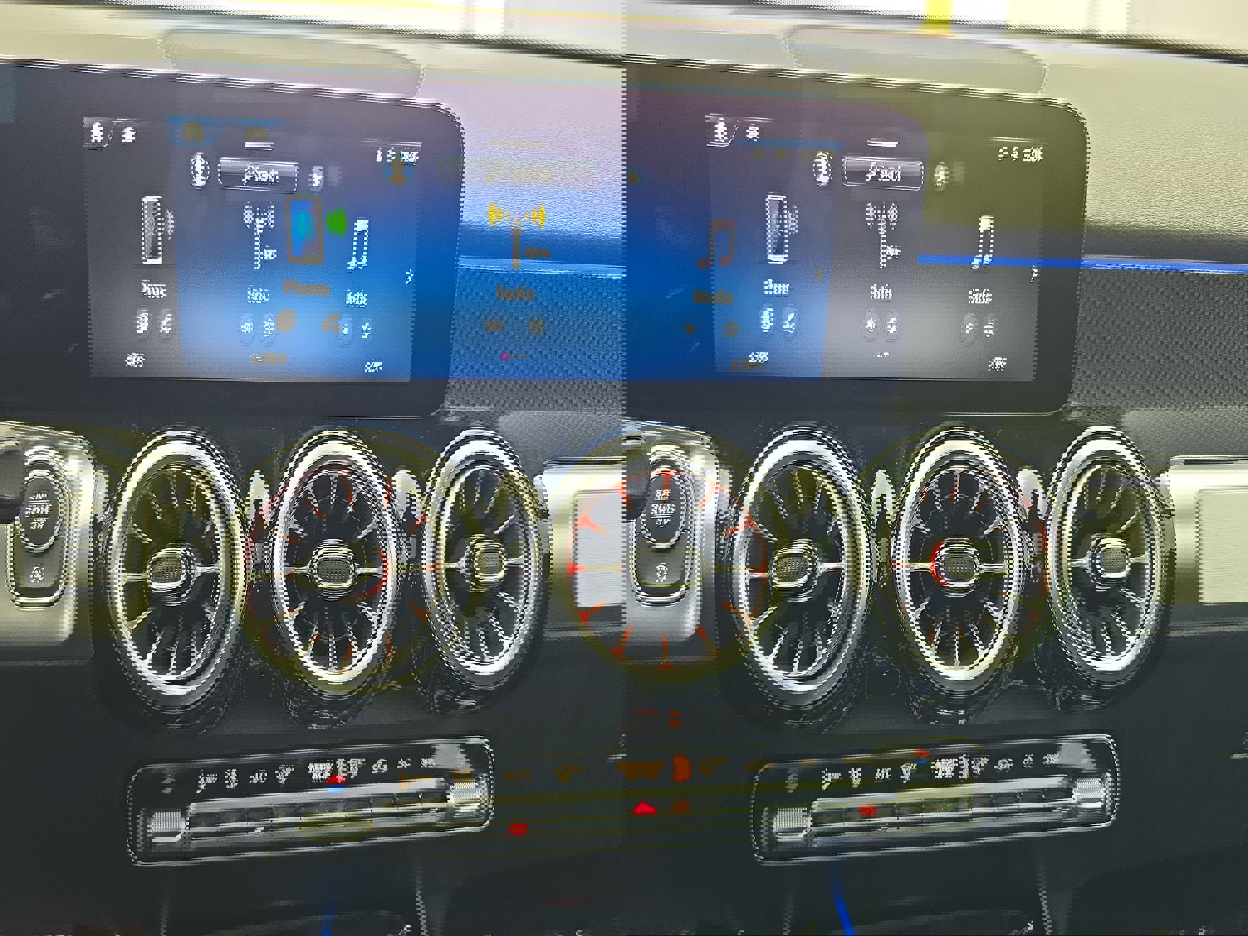 Used 2025 Mercedes-Benz GLB 35 AMG 4MATIC image 20