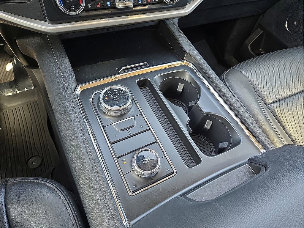 Used 2024 Ford Expedition XLT image 30
