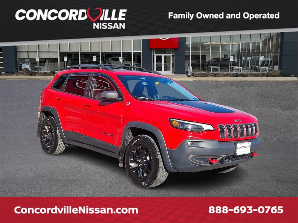 Used 2019 Jeep Cherokee Trailhawk image 1