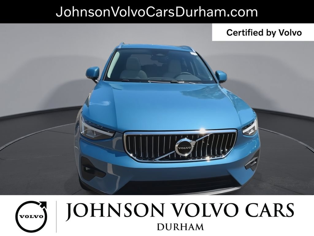Used 2023 Volvo XC40 B5 Plus w/ Protection Package Premier AWD/4WD image 3