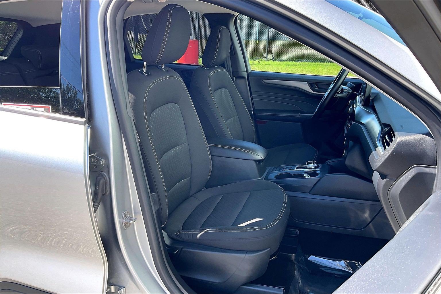 Used 2024 Ford Escape Active AWD/4WD image 9