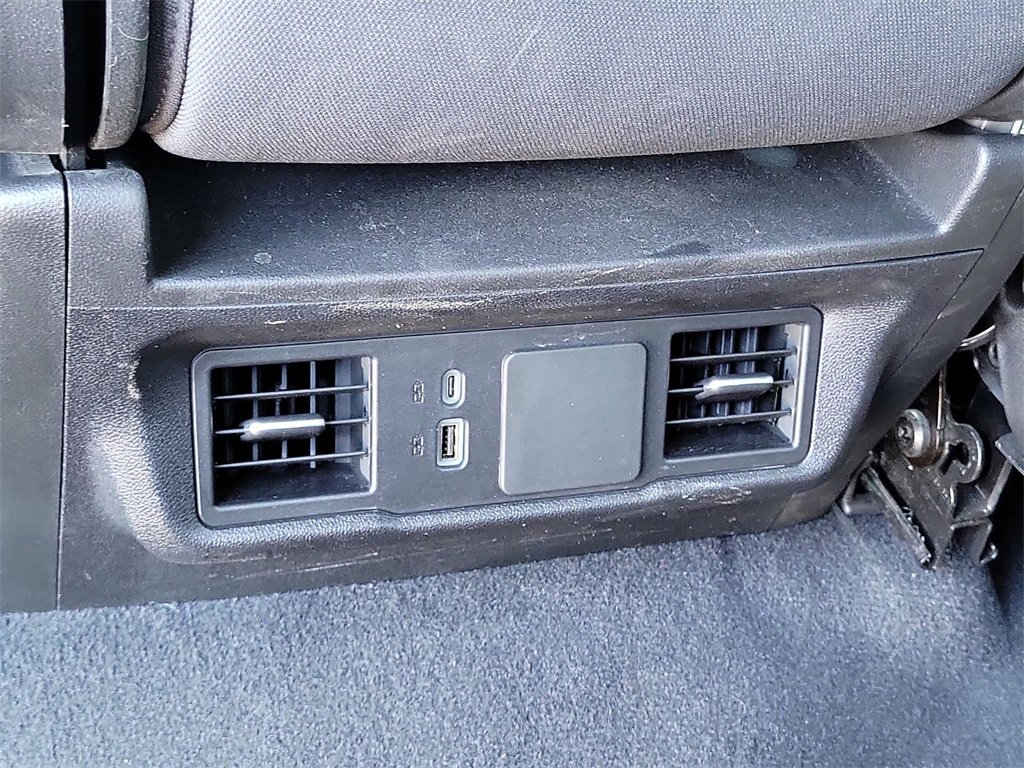 Used 2025 Chevrolet Silverado 1500 Custom image 26
