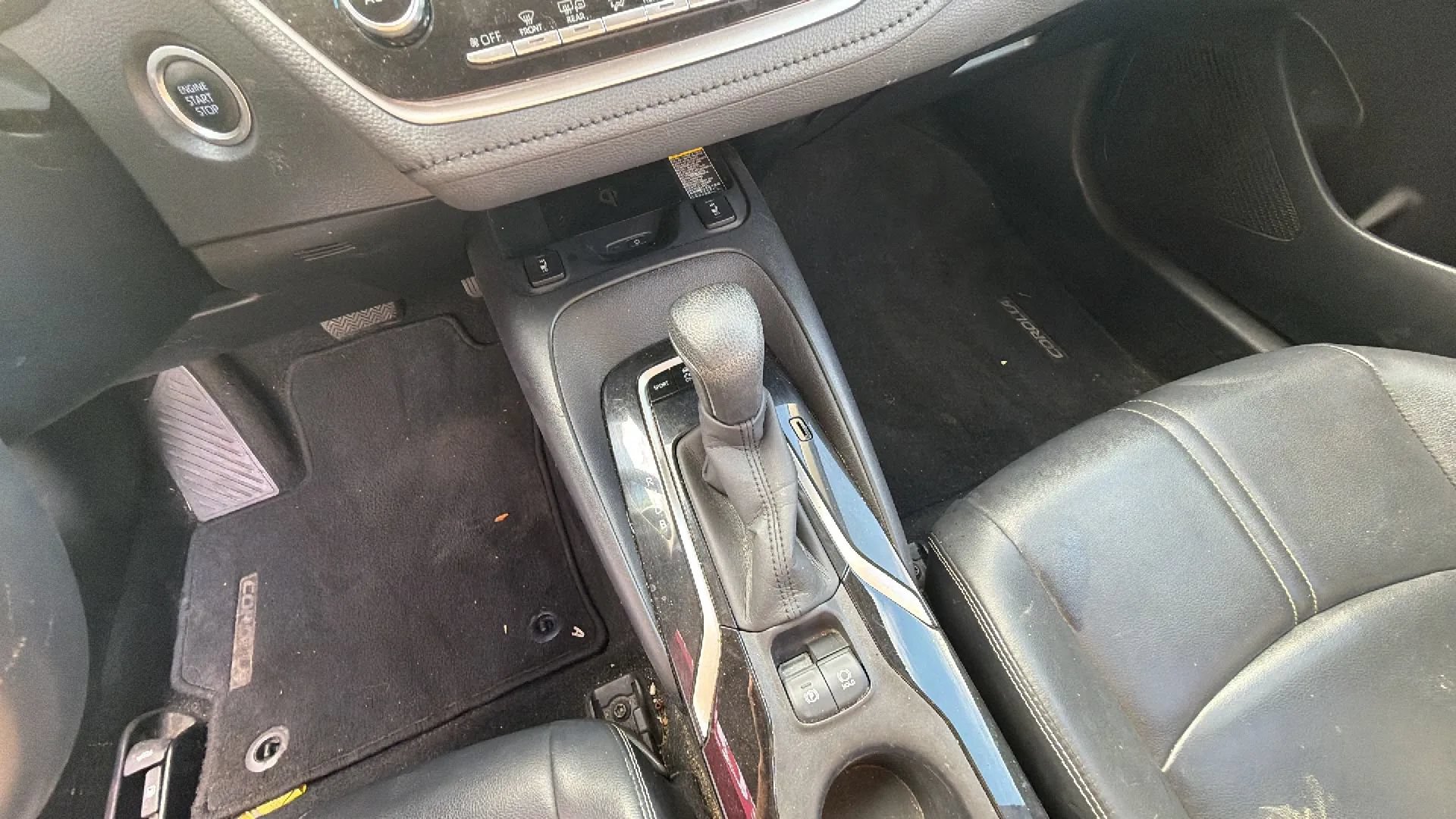 Used 2021 Toyota Corolla XLE w/ Carpet Mat Package (TMS) FWD image 29