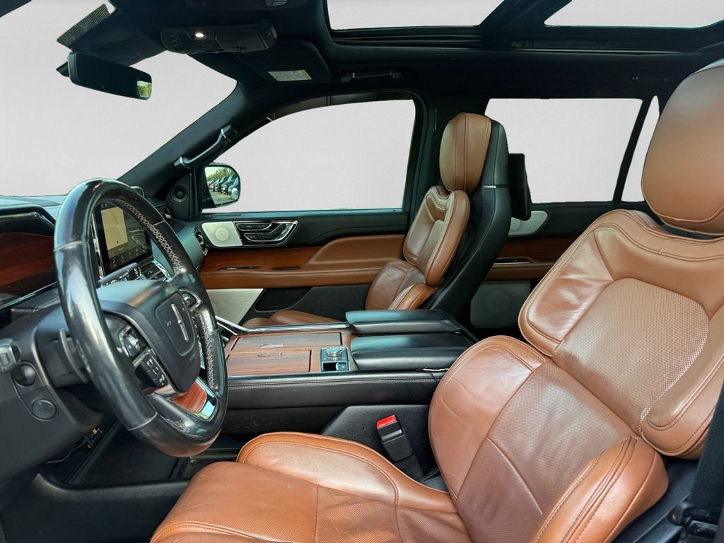 Used 2018 Lincoln Navigator L Reserve w/ Technology Package AWD/4WD image 14